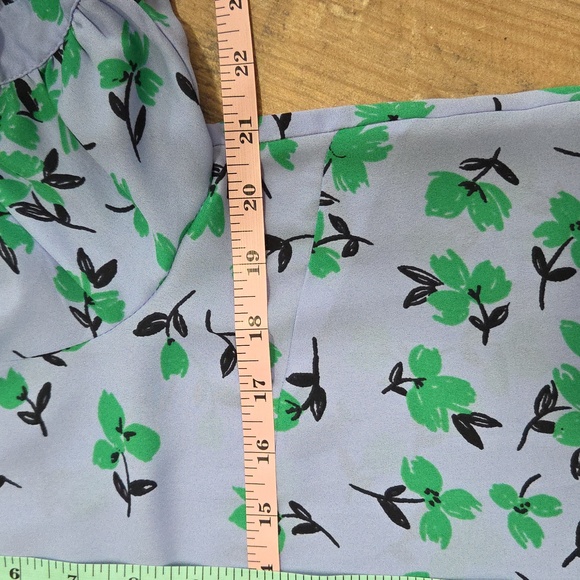 ANN TAYLOR RUFFLE BUTTON TOP - Picture 9 of 11